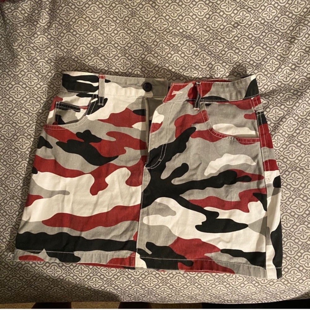 mini skirt